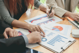 4 Essential Safety Tips for Installing Large Signage at Height